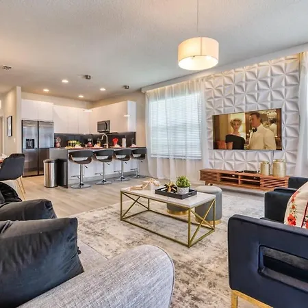Modern Luxury Retreat - Mickey & Harry Potter Beds Villa